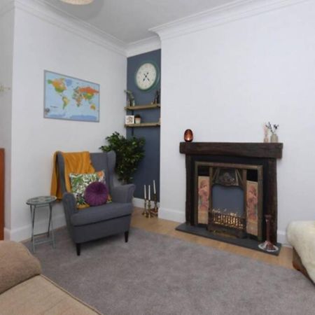 Cosy Quirky Alwaha-Arabic For Oasis Apartment Johnstone Exterior photo
