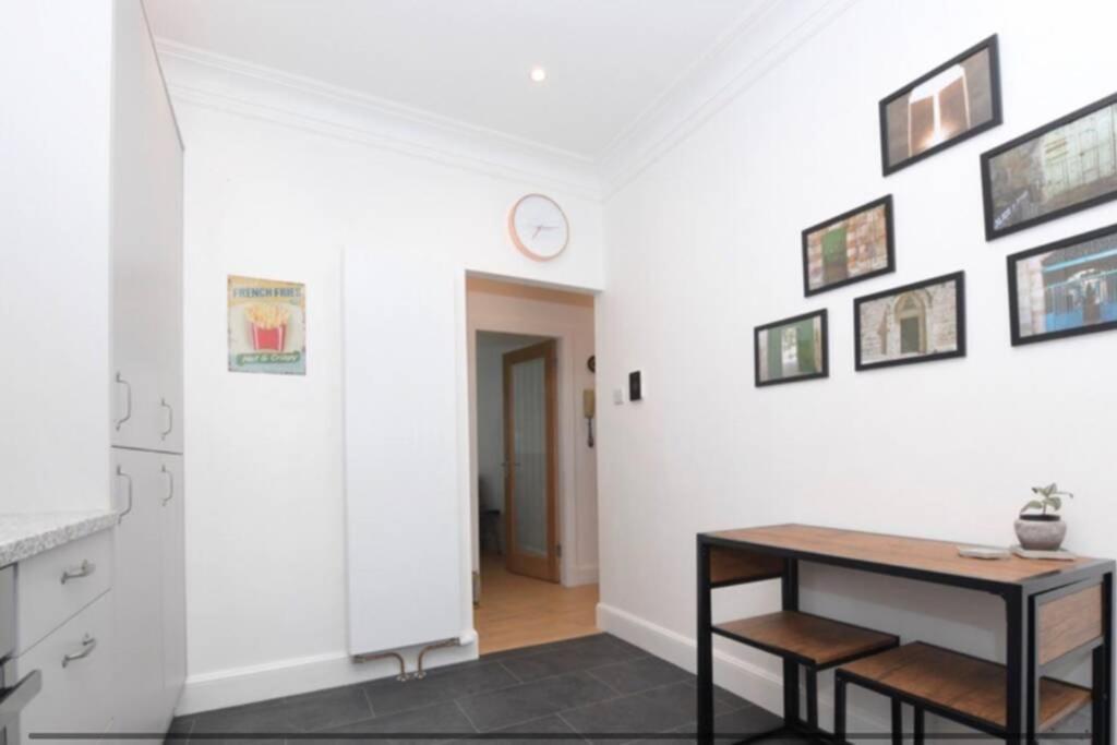 Cosy Quirky Alwaha-Arabic For Oasis Apartment Johnstone Exterior photo