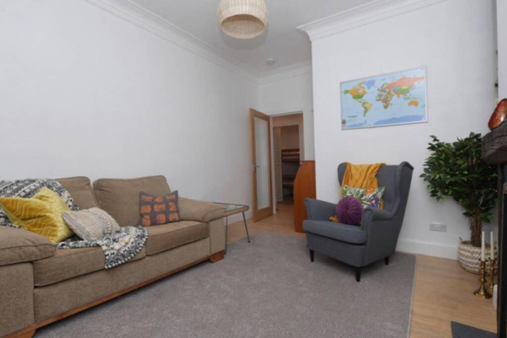 Cosy Quirky Alwaha-Arabic For Oasis Apartment Johnstone Exterior photo